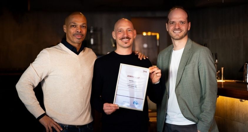 Foto von Sebastian Russold (DHA) mit Dominique Simon und Felix Engels (Bar Symposium Cologne)