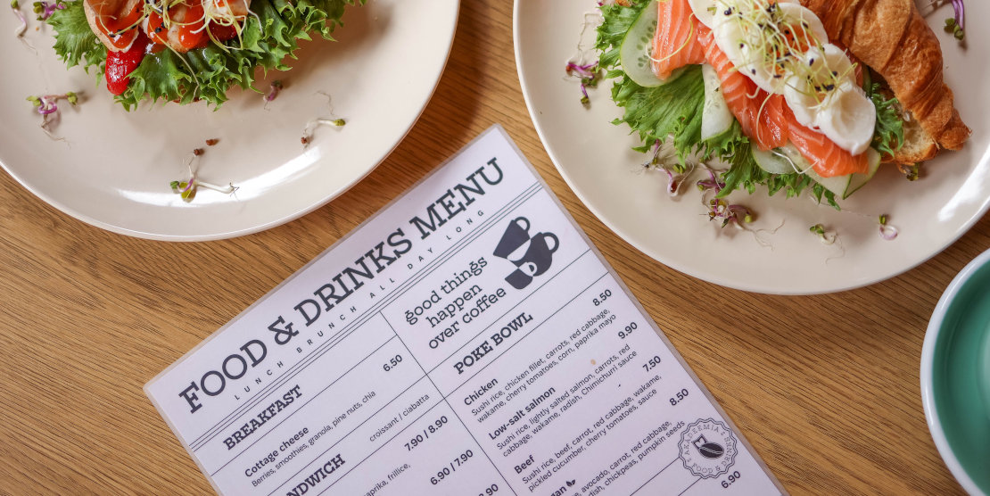 Der F&B Manager ist für die Speisekarte verantwortlich