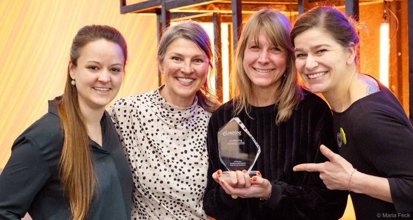 Foto von Sarah Gregor (Deutsche Hotelakademie) und Manuela Maurer, Marjan van Harten und Antje de Vries (Chickpeace Akademie)